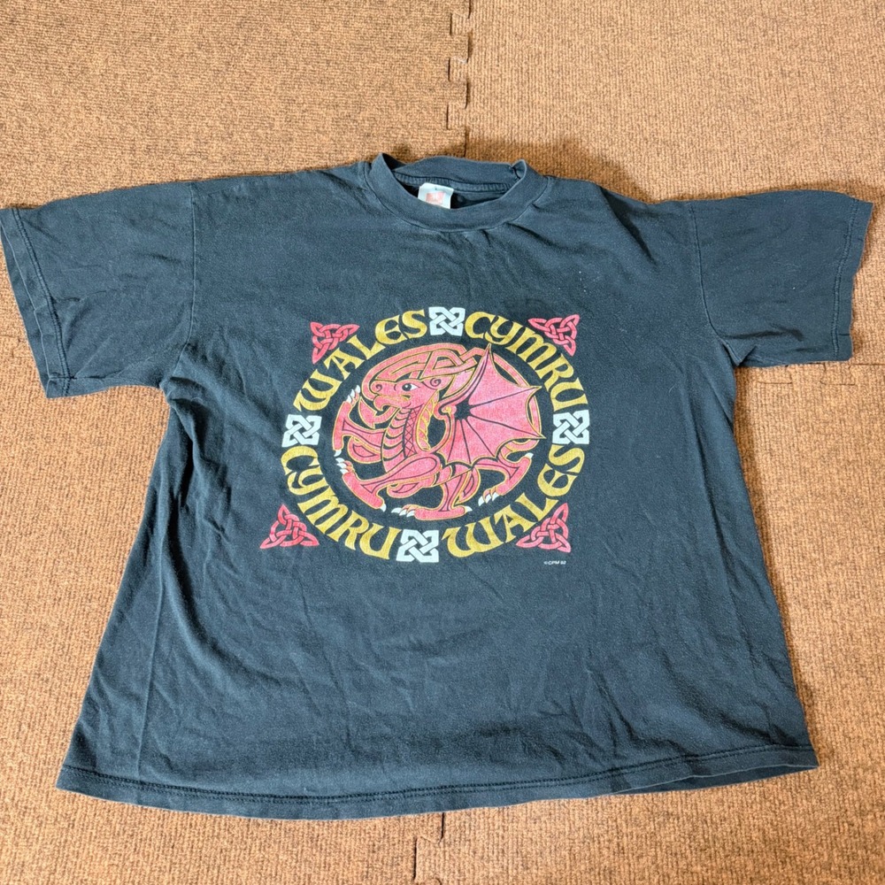 Vintage 90's rare 1992 Wales Cymru Red Dragon‎ T-Shirt Hanes Qualy-T Black Large
